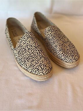 Toms Cream Espadrille Slip-On Flats with Black Spot Print Size 9.5